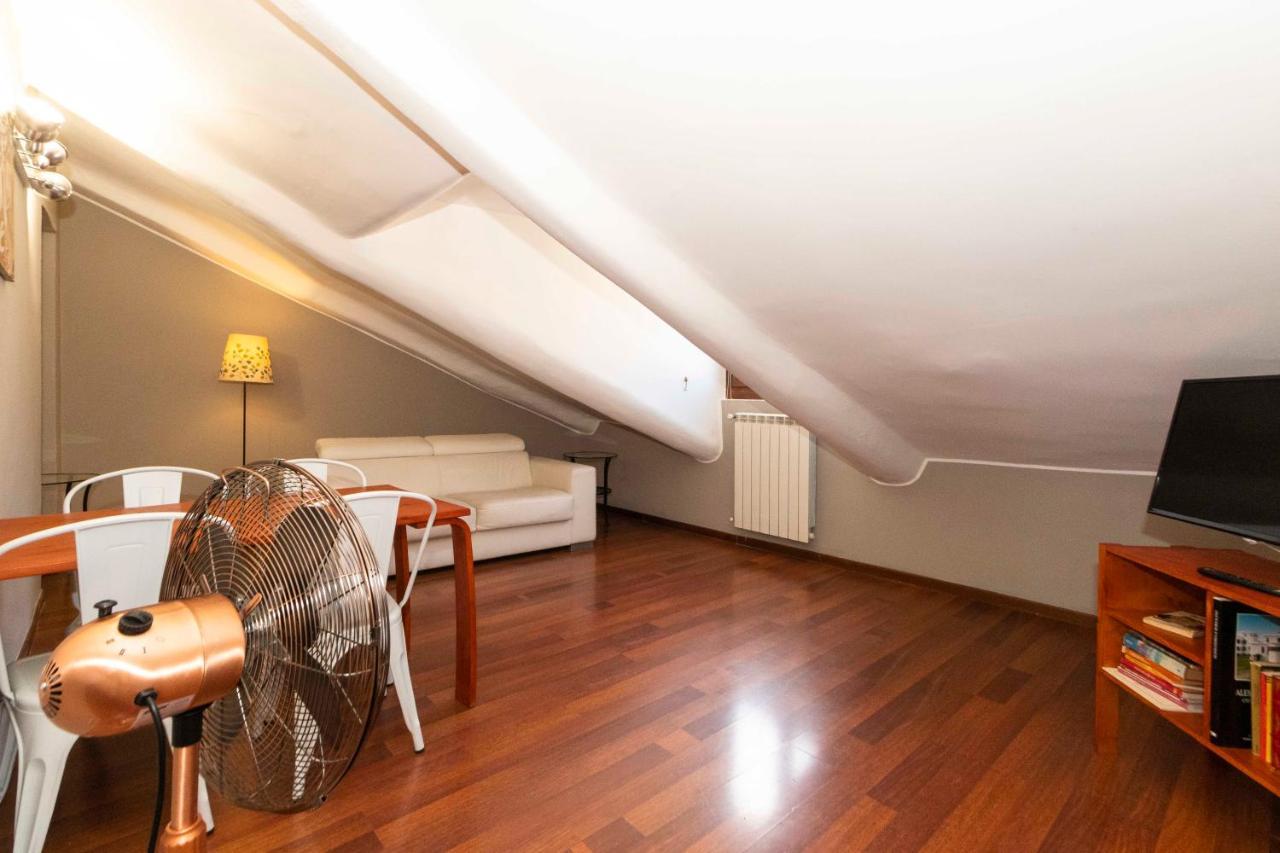 San Salvario Apt With Balcony Torino Esterno foto