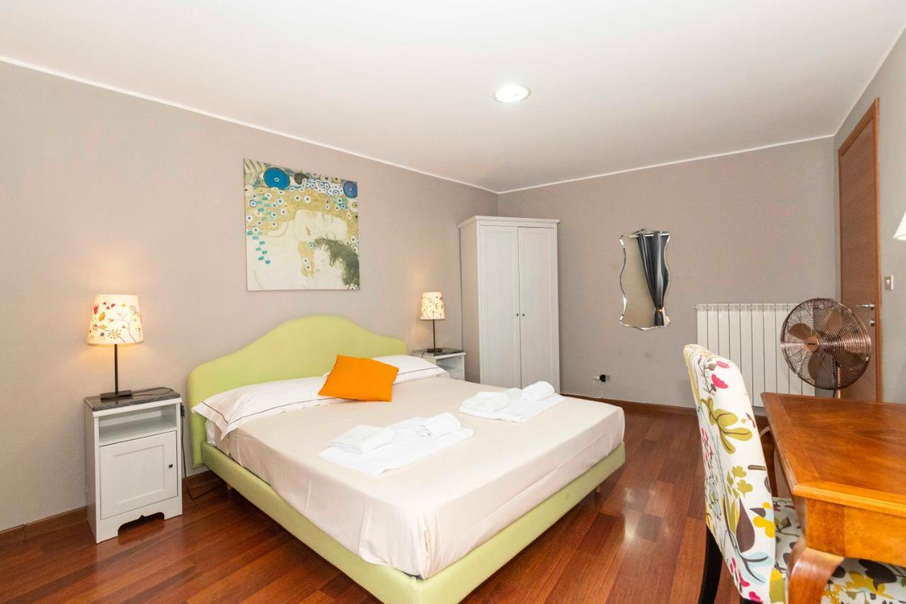 San Salvario Apt With Balcony Torino Esterno foto