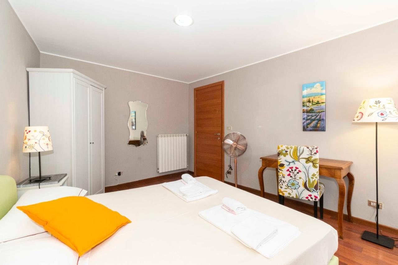 San Salvario Apt With Balcony Torino Esterno foto